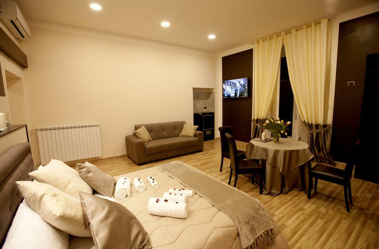 Reggia & Dintorni Rooms A Caserta Bagian luar foto