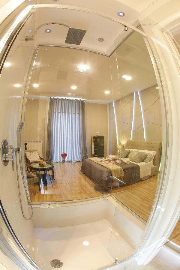 Reggia & Dintorni Rooms A Caserta Bagian luar foto