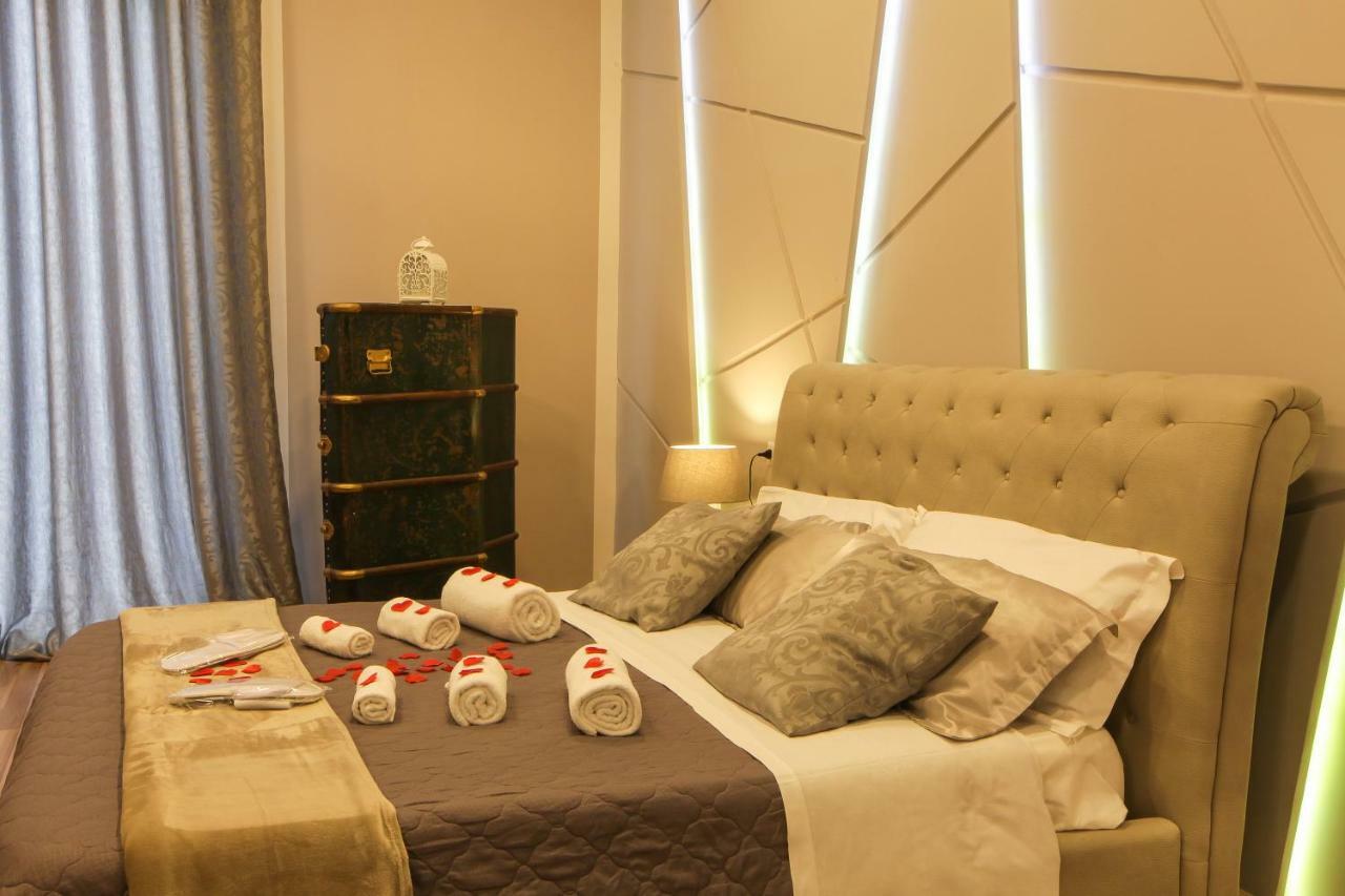 Reggia & Dintorni Rooms A Caserta Bagian luar foto
