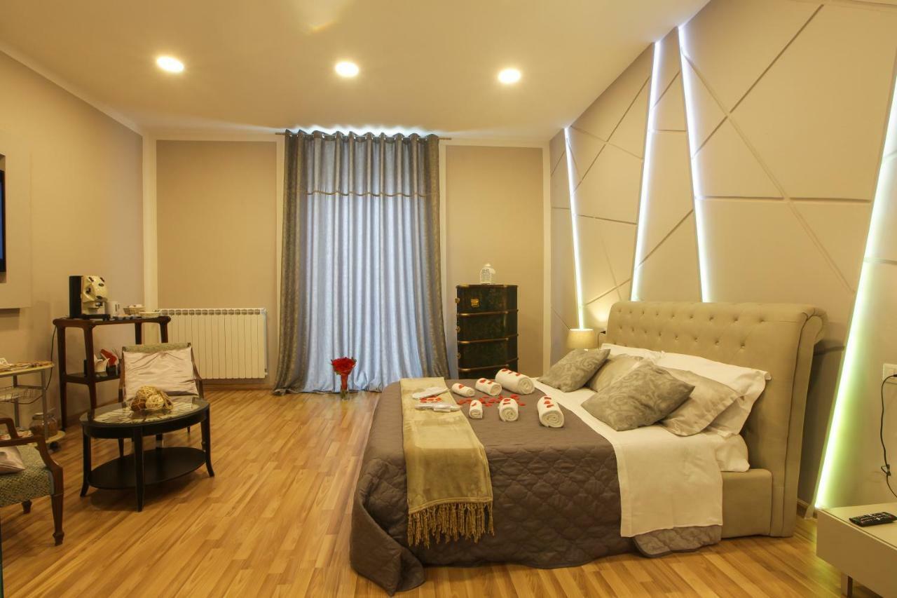 Reggia & Dintorni Rooms A Caserta Bagian luar foto